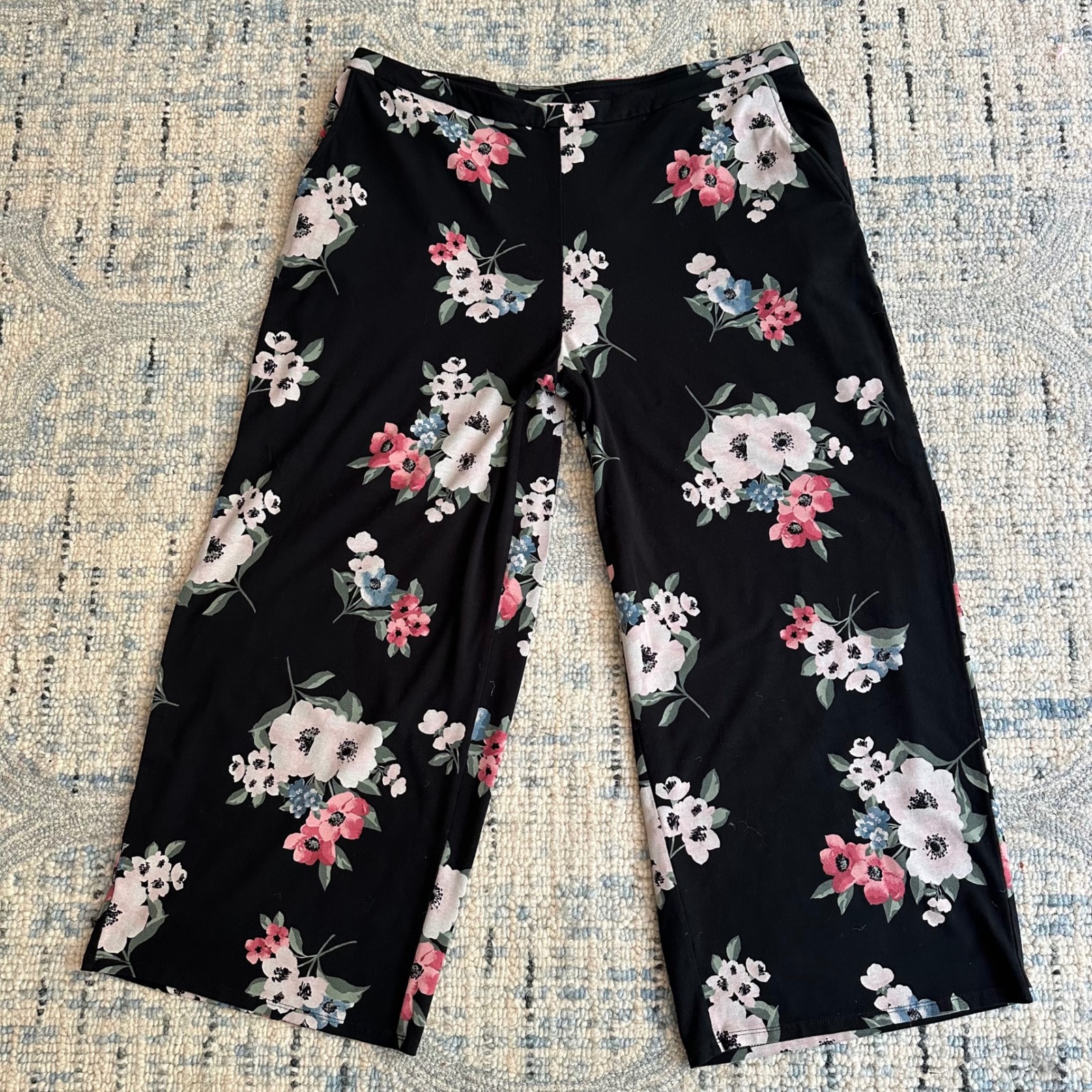 J. Jill Wearever Collection Floral Print Full Leg Cropped Pants Size L